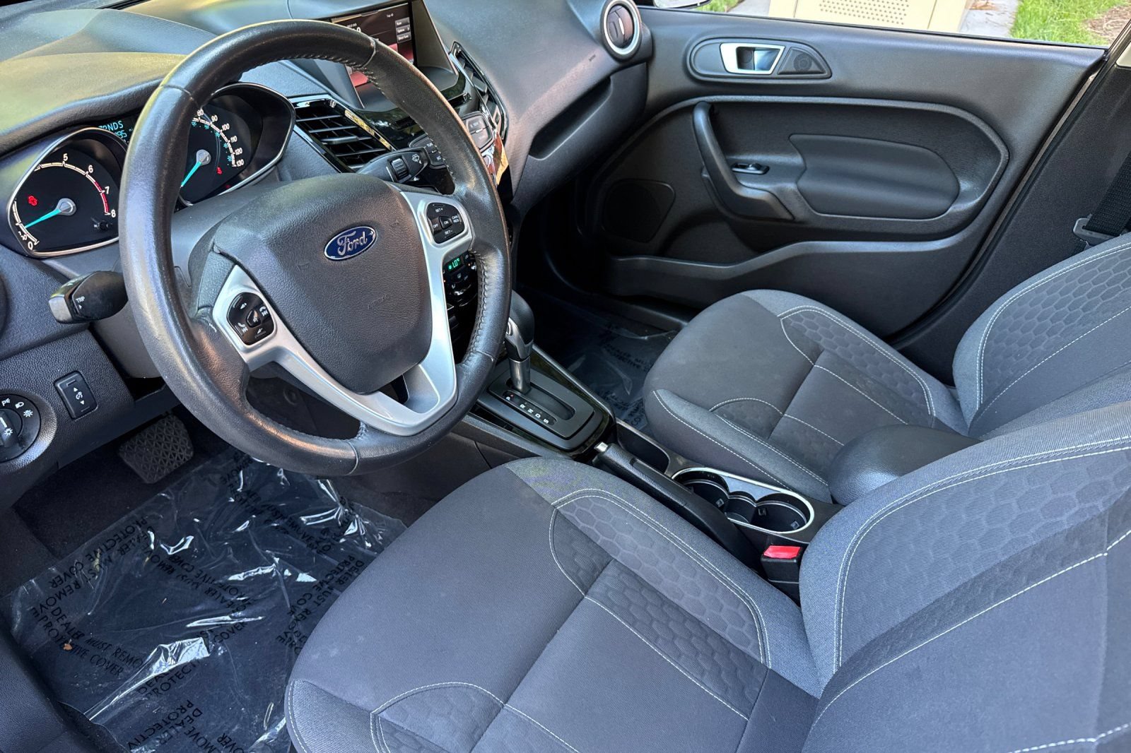 Used 2014 Ford Fiesta SE w/ Equipment Group 201B FWD image 10