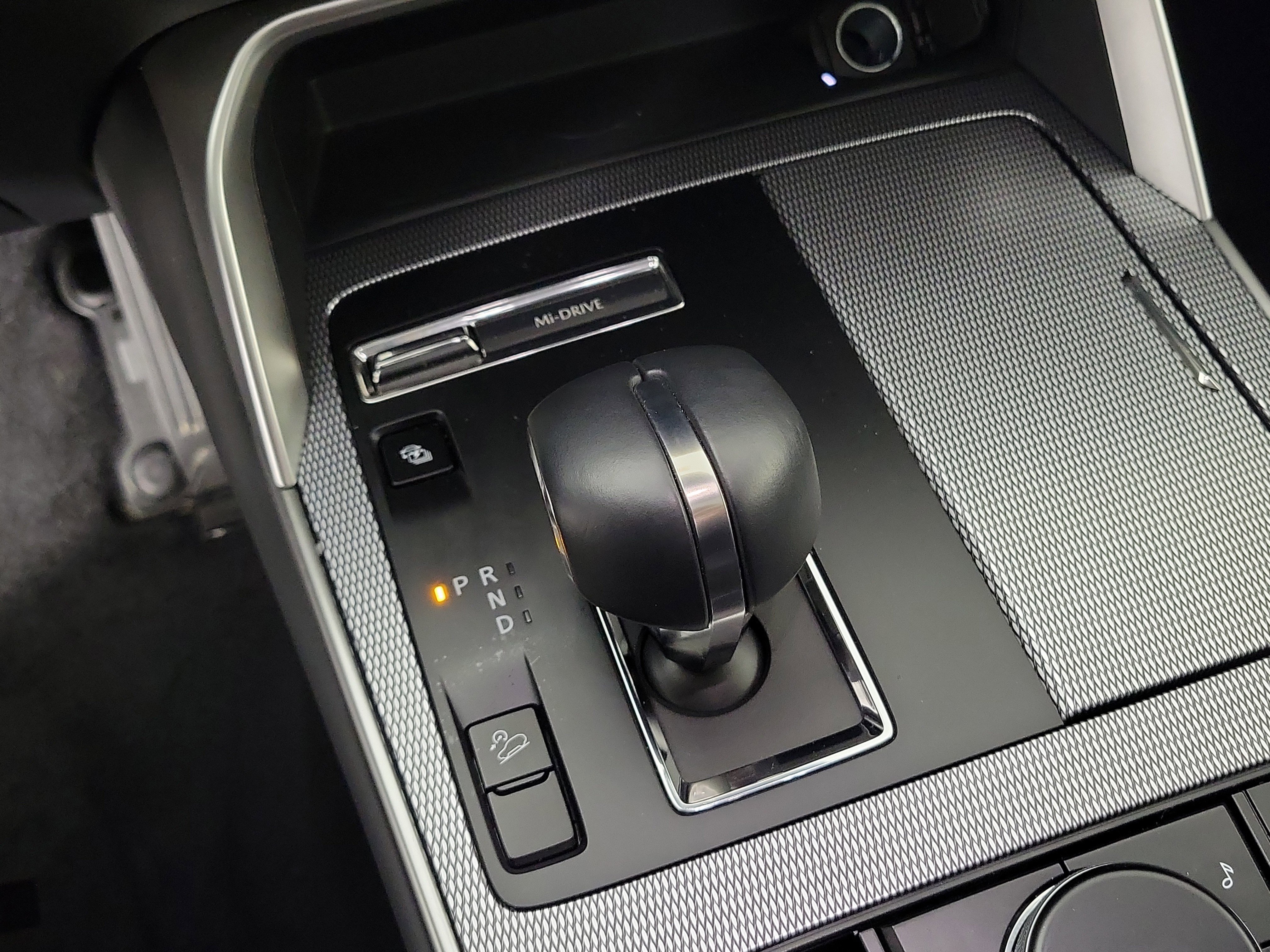 Certified 2025 MAZDA CX-90 Plug-In Hybrid w/ Preferred image 25