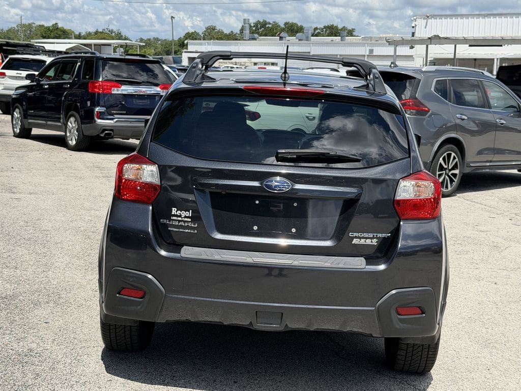 Used 2017 Subaru Crosstrek 2.0i Premium AWD/4WD image 6