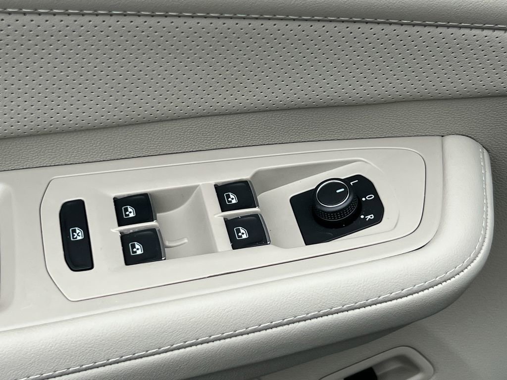 New 2026 Volkswagen Atlas SE image 28