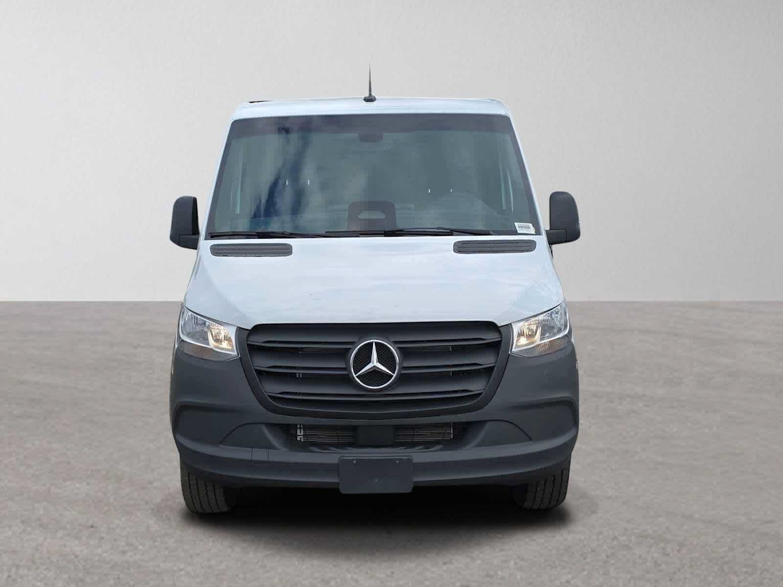 Used 2025 Mercedes-Benz Sprinter 2500 image 8
