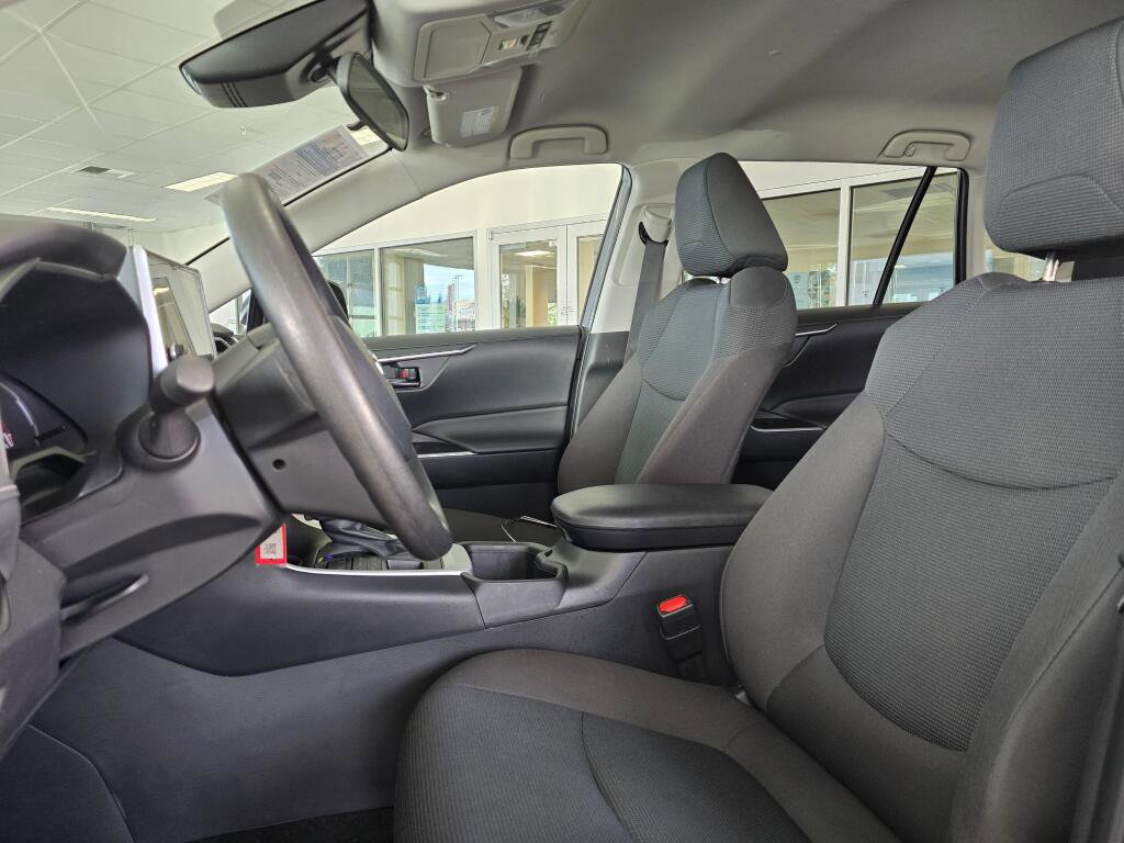 Used 2025 Toyota RAV4 LE image 22