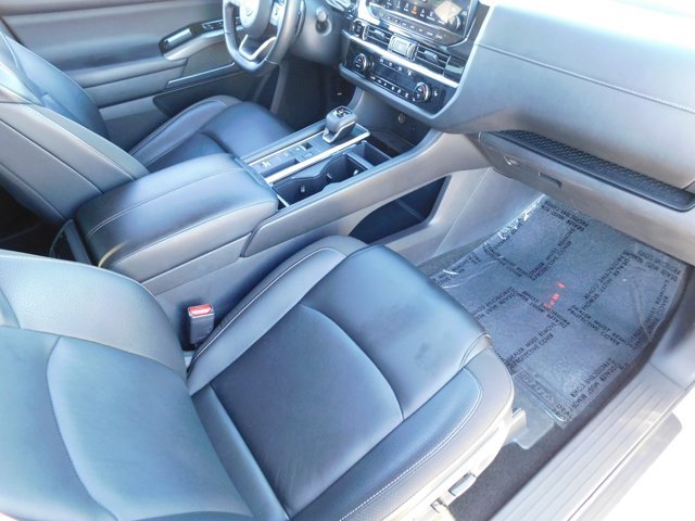 Used 2025 Nissan Pathfinder SL FWD image 30