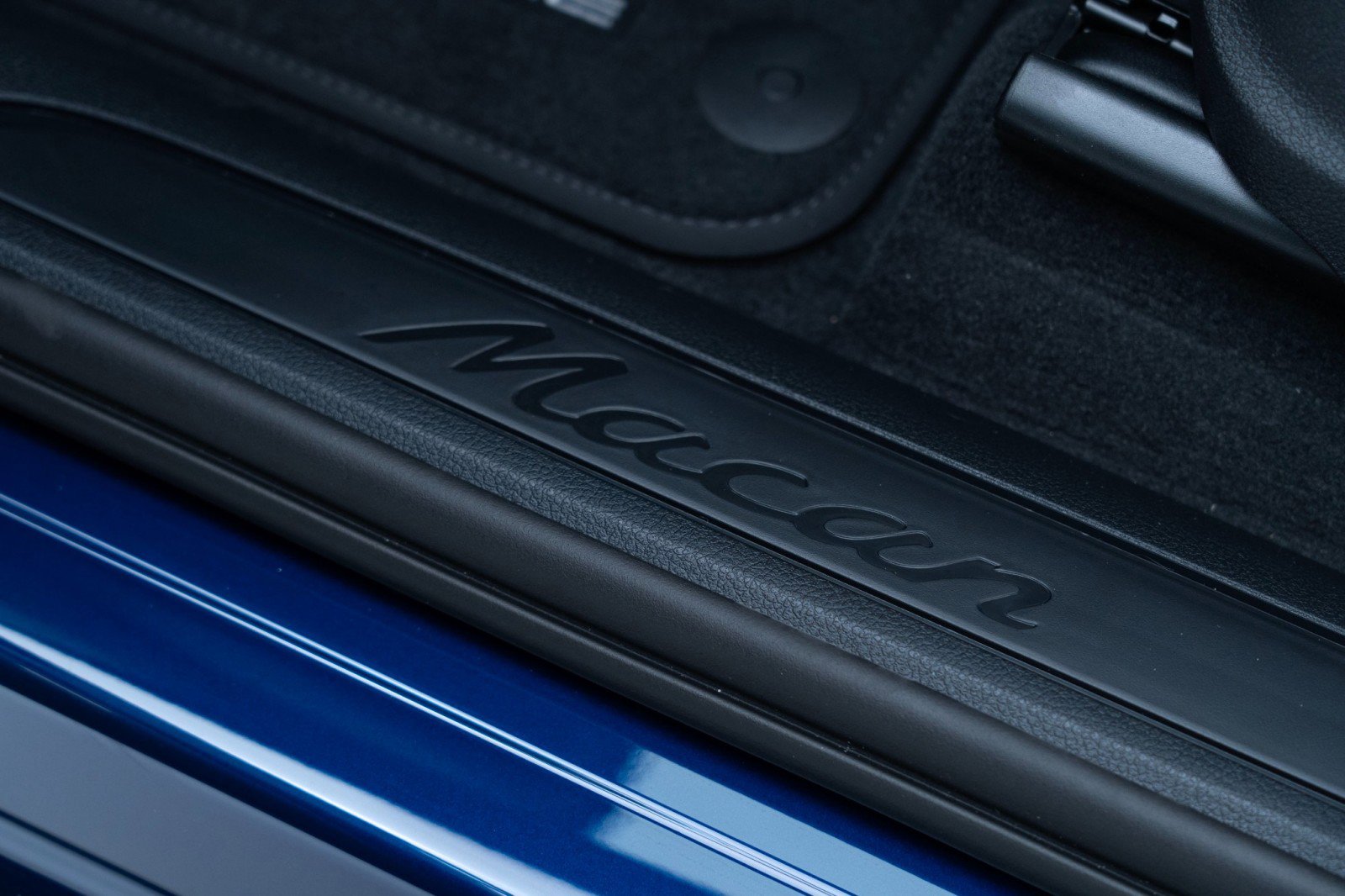 New 2025 Porsche Macan image 14