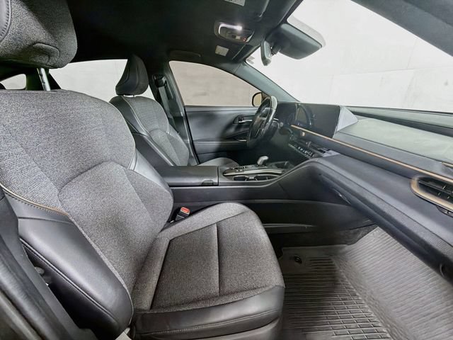 Used 2023 Toyota Crown AWD/4WD image 33