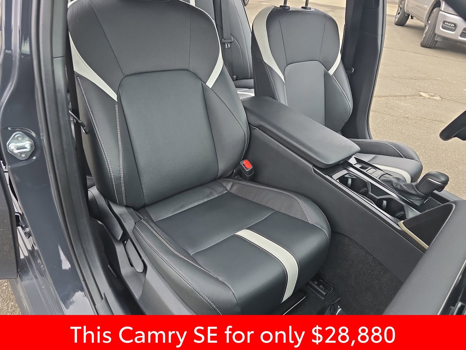 Used 2025 Toyota Camry SE image 16