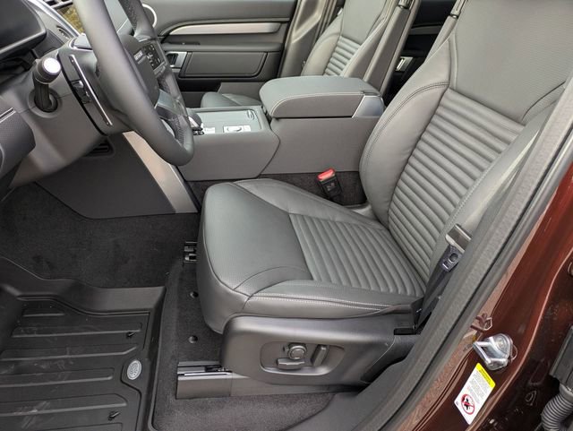 New 2026 Land Rover Discovery Limited Edition image 12