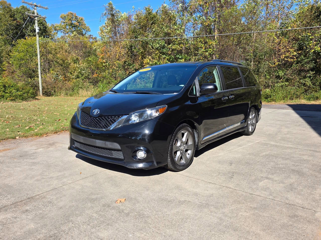 Used 2014 Toyota Sienna SE