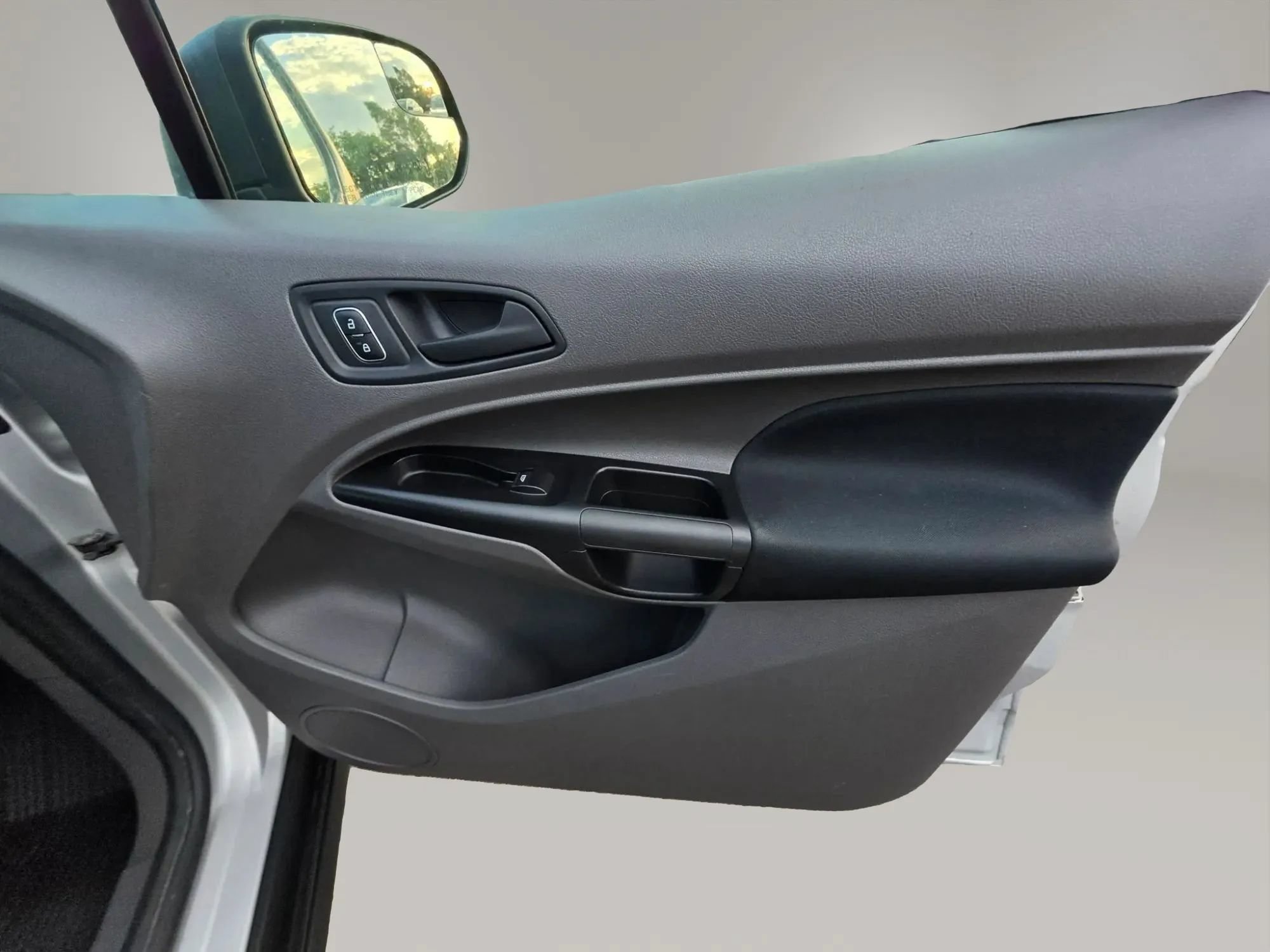 Used 2020 Ford Transit Connect XL FWD image 14