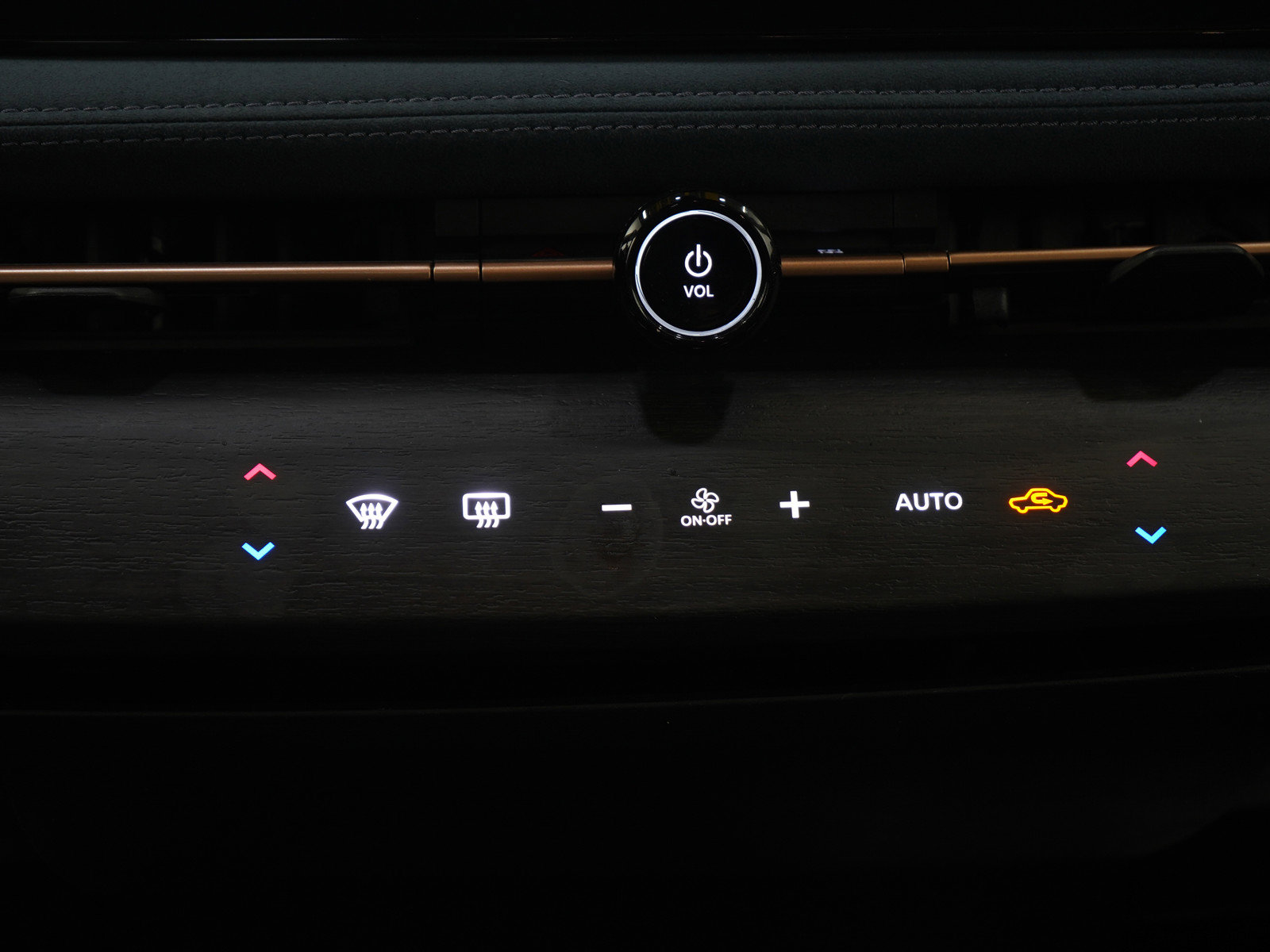 Used 2024 Nissan Ariya AWD image 18