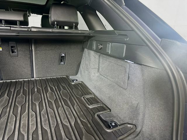 Used 2026 Land Rover Range Rover Velar S AWD/4WD image 30