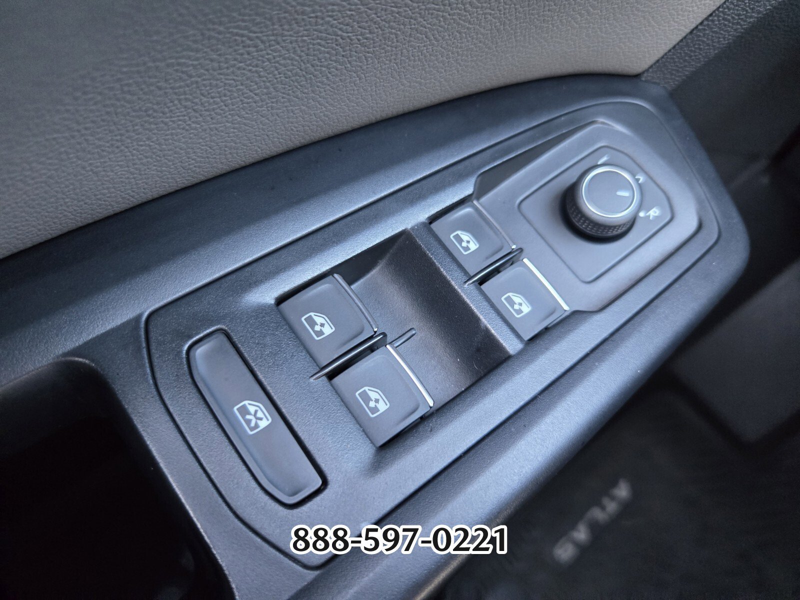 Used 2021 Volkswagen Atlas S image 33