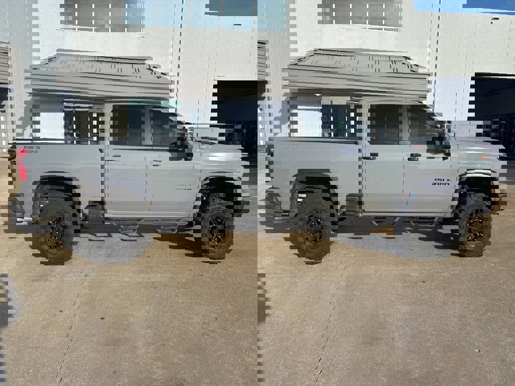 Used 2024 Chevrolet Silverado 2500 ZR2 w/ ZR2 Bison Edition image 5