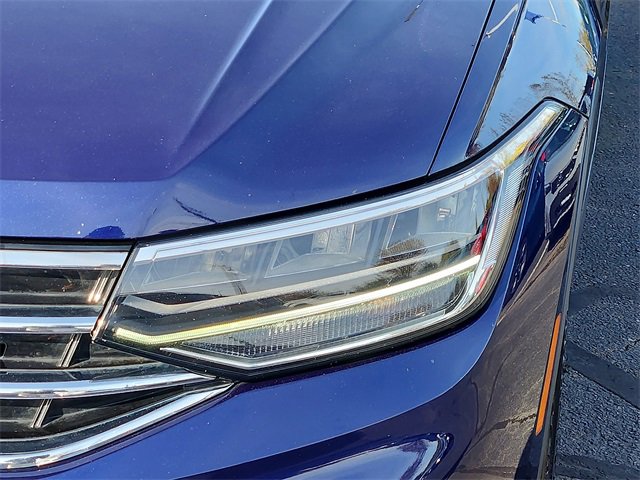 Used 2022 Volkswagen Tiguan SE w/ Panoramic Sunroof Package image 8