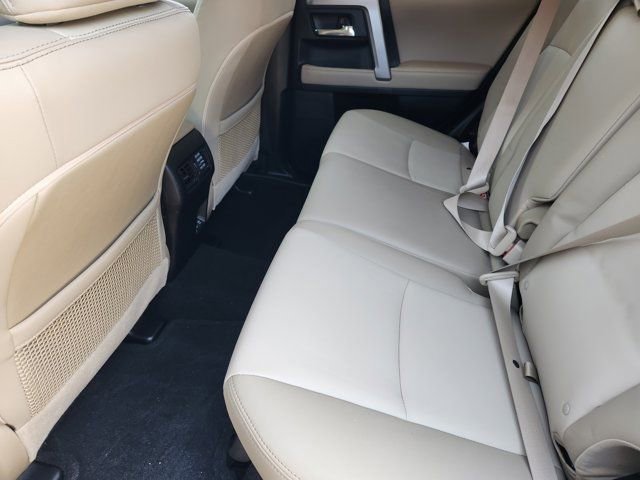 Used 2020 Toyota 4Runner SR5 Premium image 30