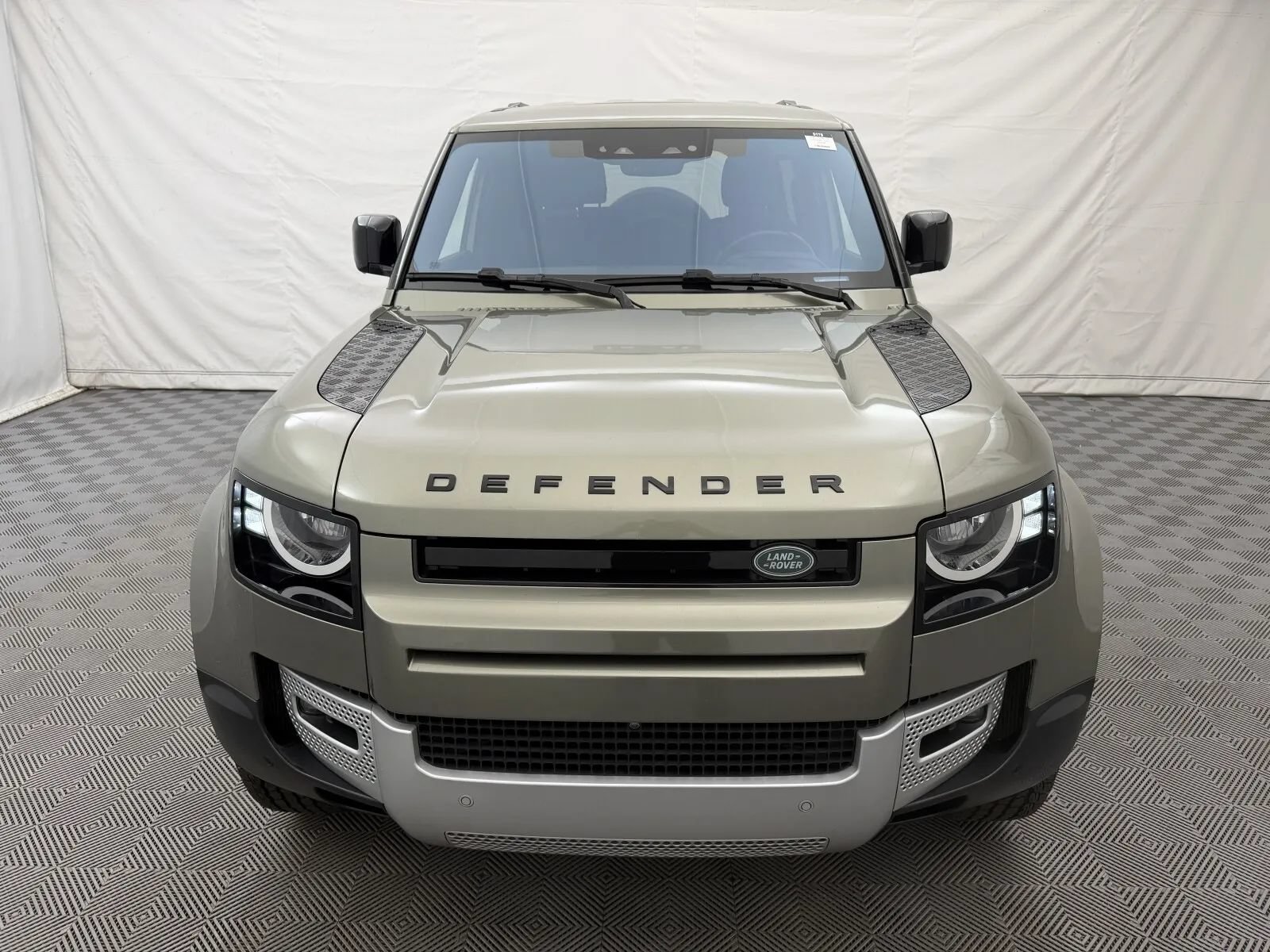 Used 2022 Land Rover Defender 90 AWD/4WD image 3