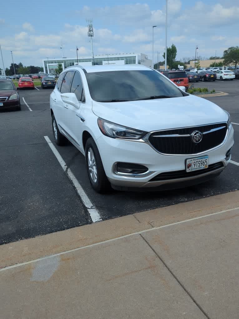 Used 2021 Buick Enclave Essence w/ Sound and Sites Package FWD image 2