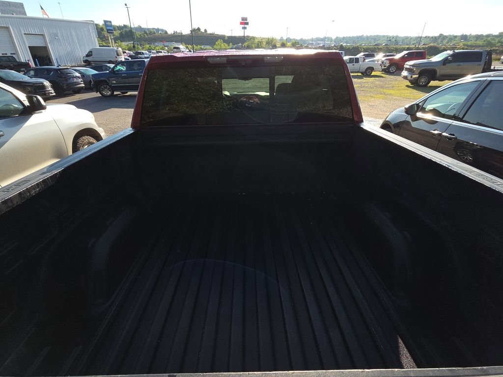Used 2022 Chevrolet Silverado 1500 High Country w/ Technology Package AWD/4WD image 6