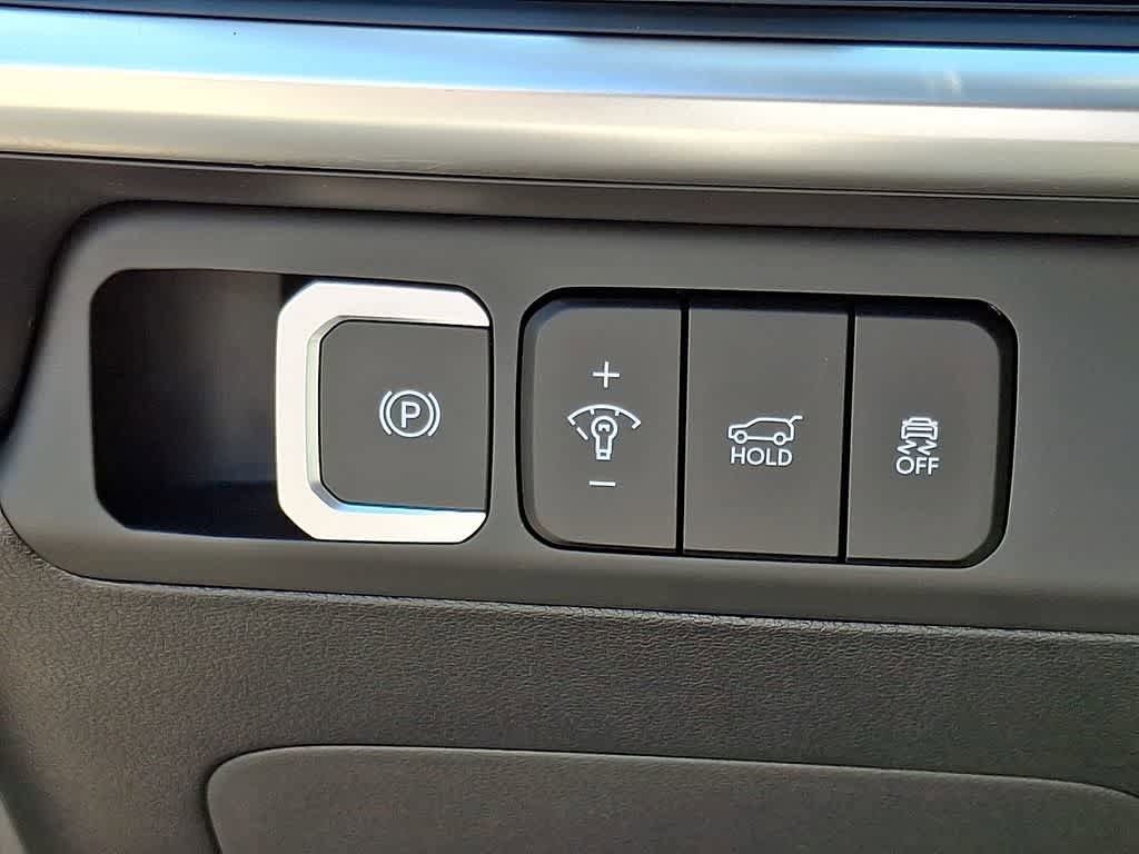 Used 2025 Hyundai Santa Fe SEL FWD image 23