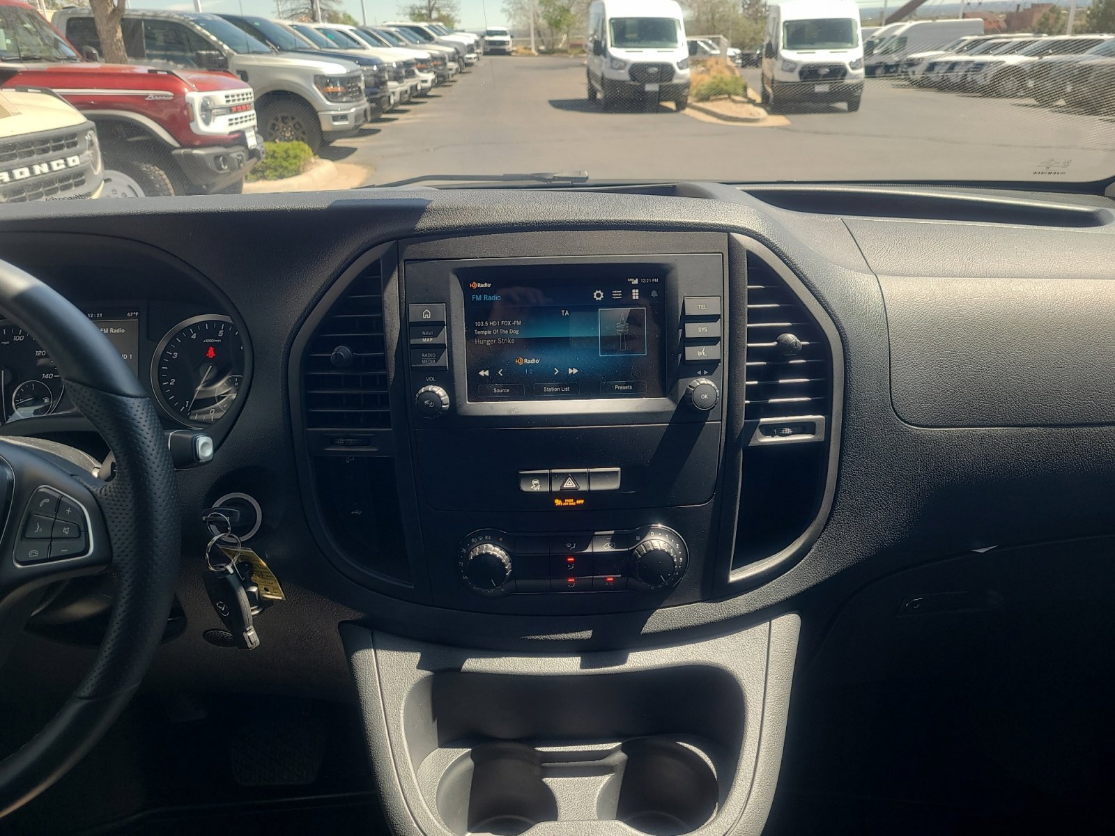 Used 2023 Mercedes-Benz Metris image 12