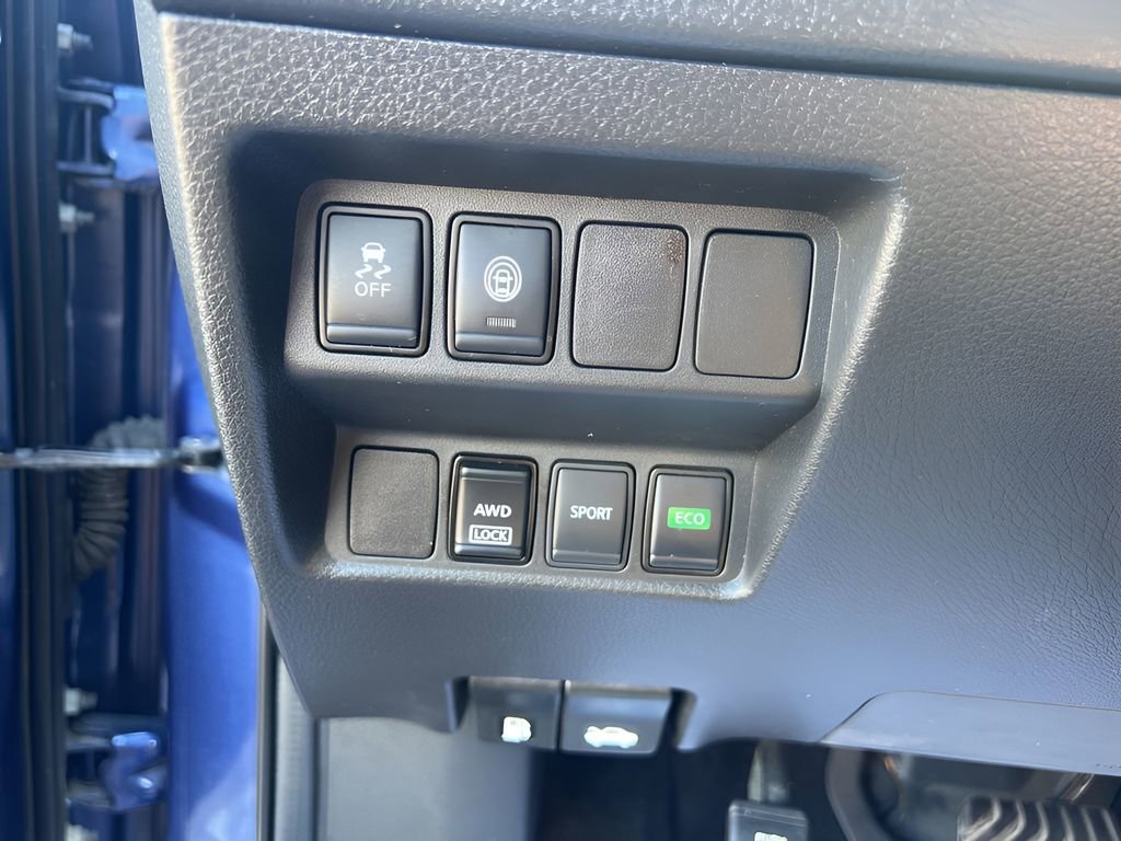 Used 2021 Nissan Rogue Sport S image 21