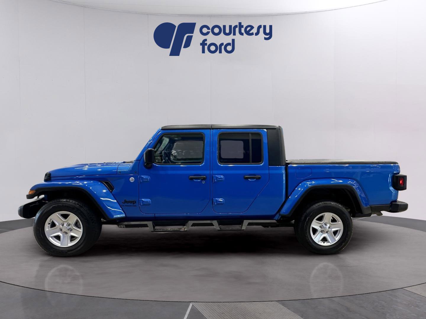 Used 2021 Jeep Gladiator Sport image 4