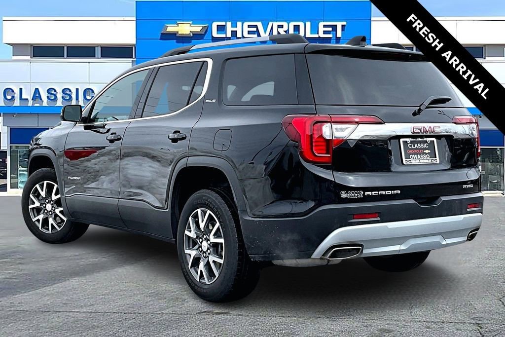 Used 2023 GMC Acadia SLE w/ Driver Convenience Package image 4