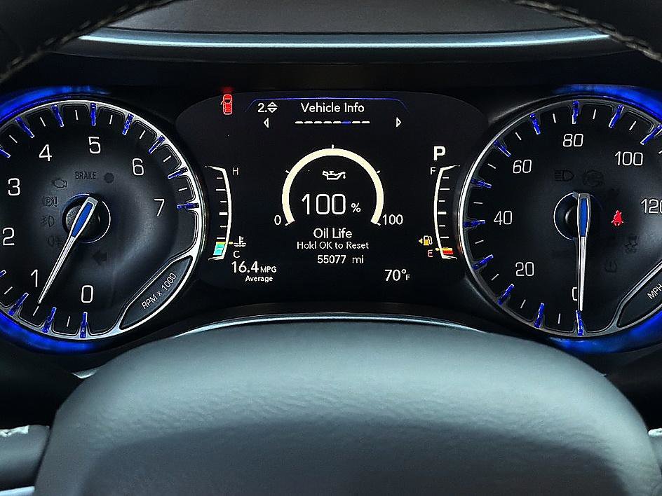 Used 2023 Chrysler Pacifica Touring-L FWD image 12