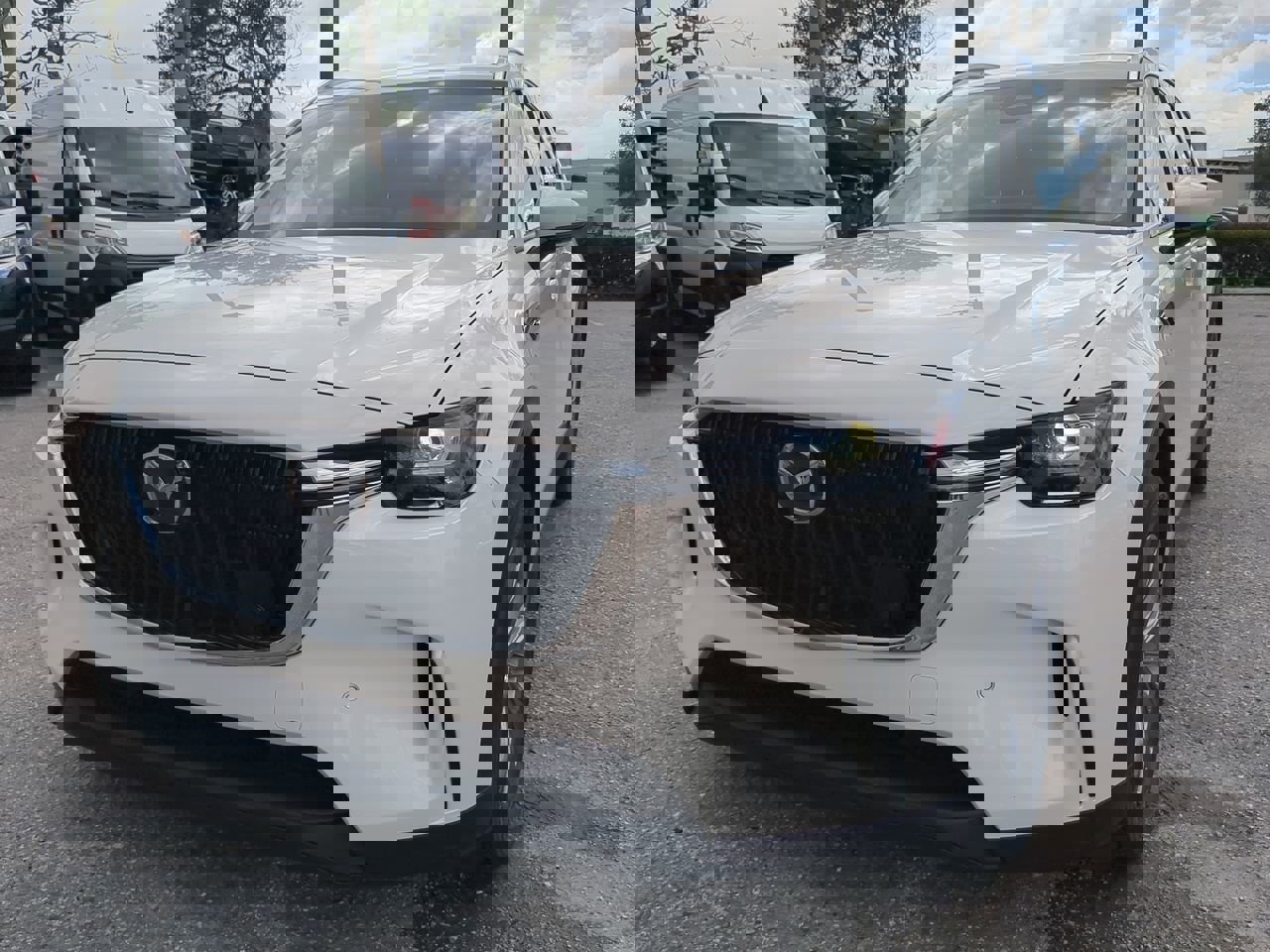 Used 2025 MAZDA CX-90 Plug-In Hybrid w/ Preferred image 9