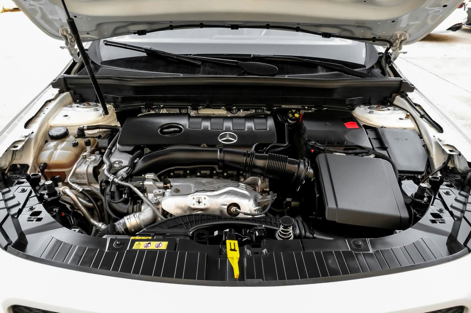 Used 2021 Mercedes-Benz GLB 250 4MATIC w/ Premium Package image 51