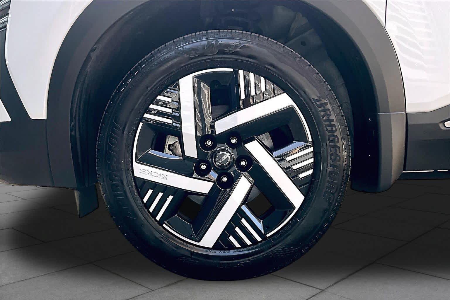 Certified 2026 Nissan Kicks SV FWD image 11