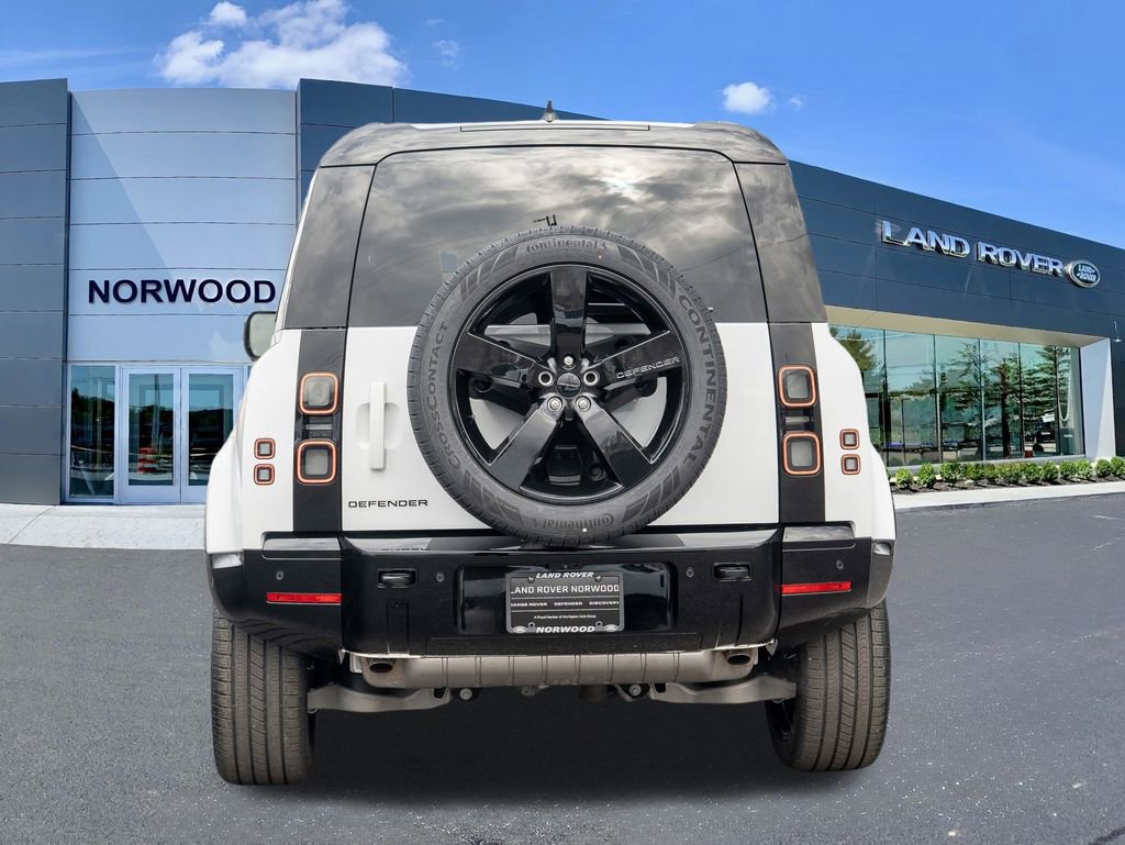 New 2026 Land Rover Defender 110 X-Dynamic SE image 5