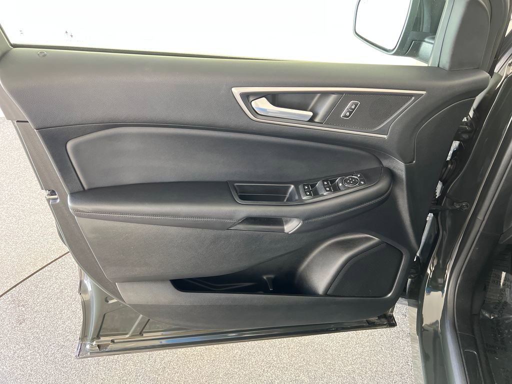 Used 2022 Ford Edge SEL w/ Convenience Package image 12