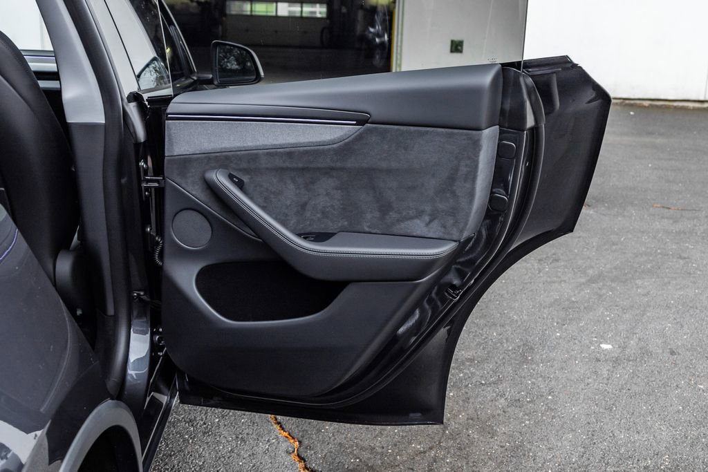 Used 2026 Tesla Model Y AWD image 17
