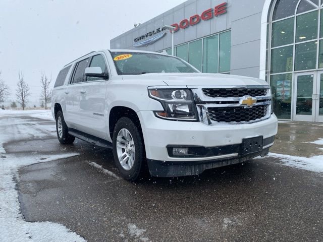 Used 2017 Chevrolet Suburban LT image 3