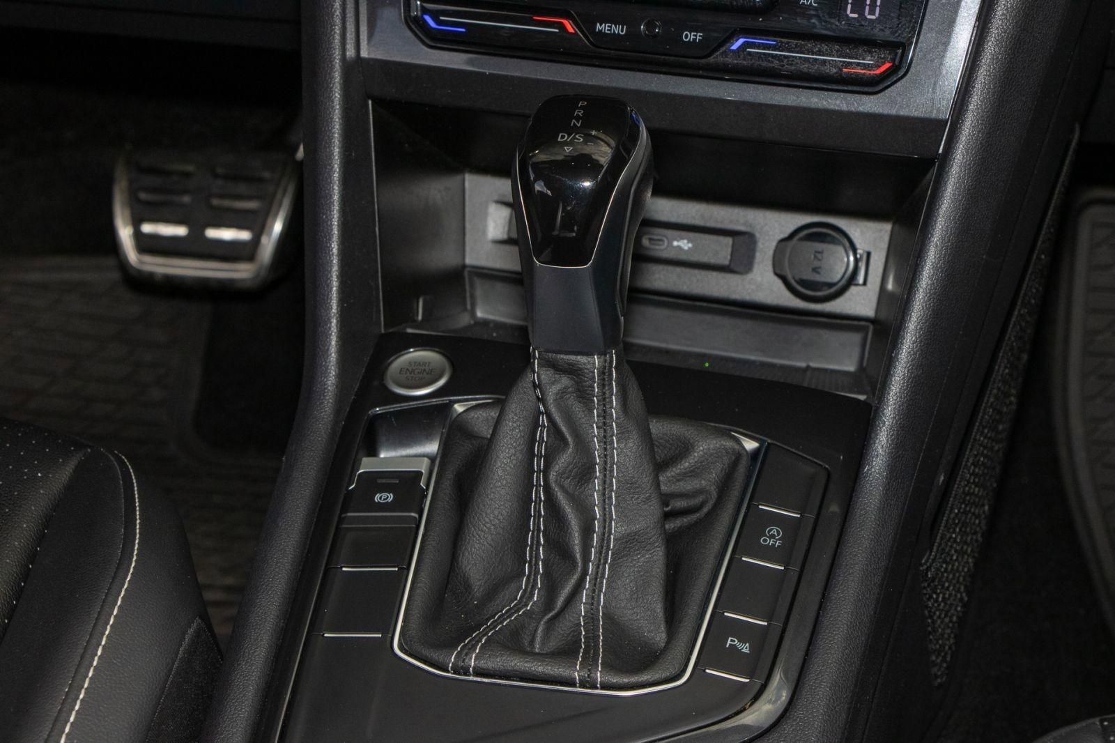 Used 2024 Volkswagen Tiguan SE R-Line FWD image 23