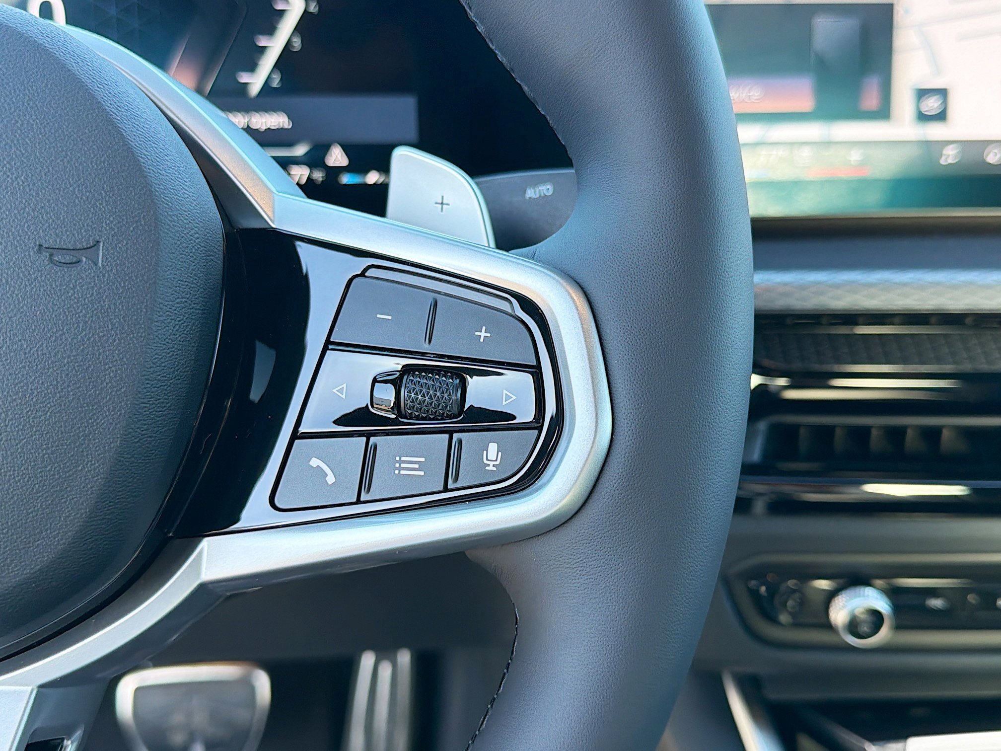 New 2026 BMW 330i xDrive Sedan w/ M Sport Package image 39