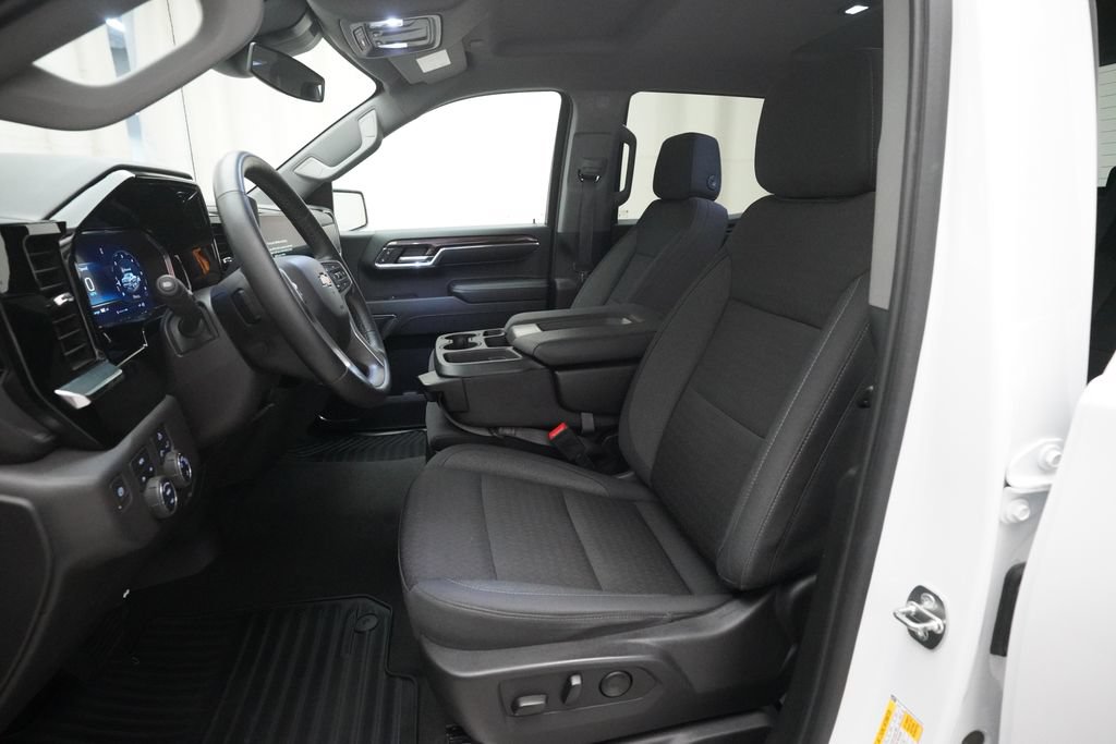 Used 2024 Chevrolet Silverado 1500 LT AWD/4WD image 7