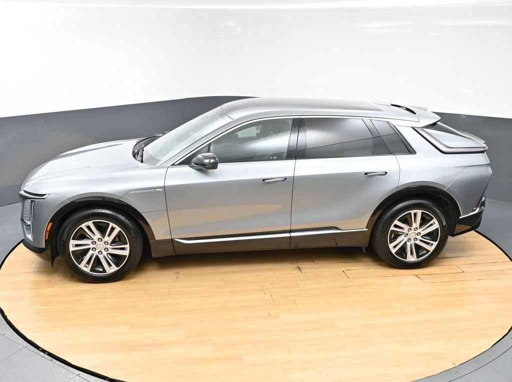 Used 2024 Cadillac Lyriq Tech RWD image 7