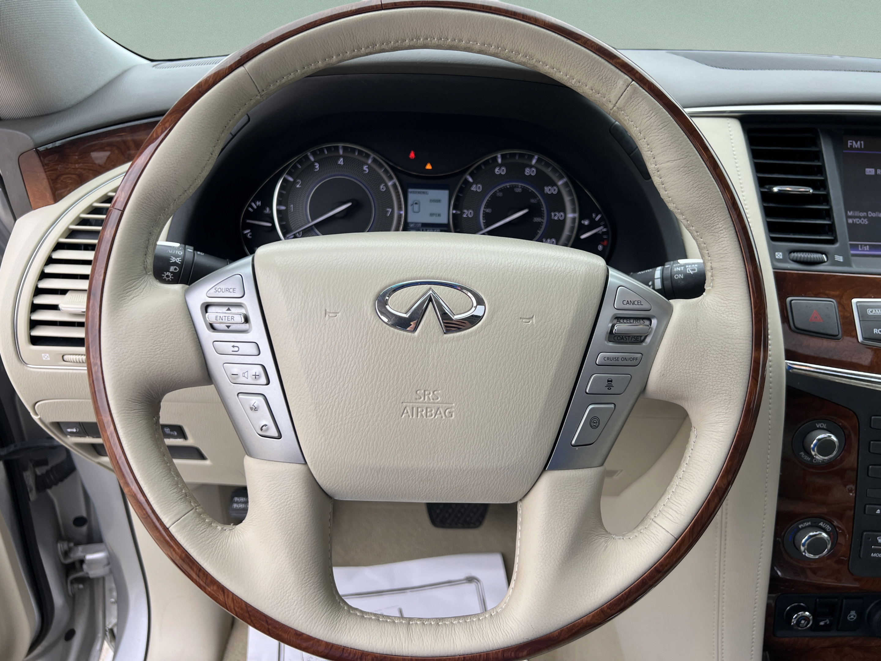 Used 2015 INFINITI QX80 2WD w/ Deluxe Technology Package image 12