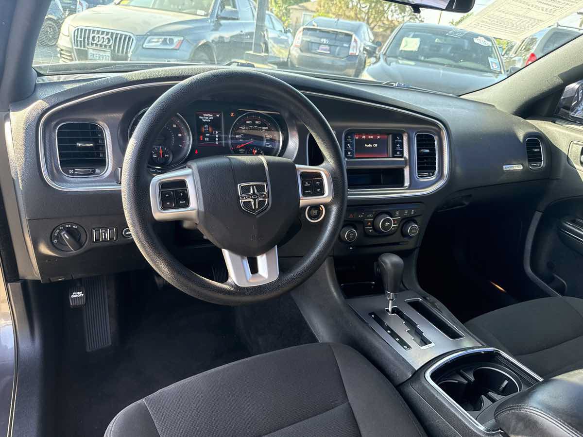 Used 2014 Dodge Charger SE RWD image 25