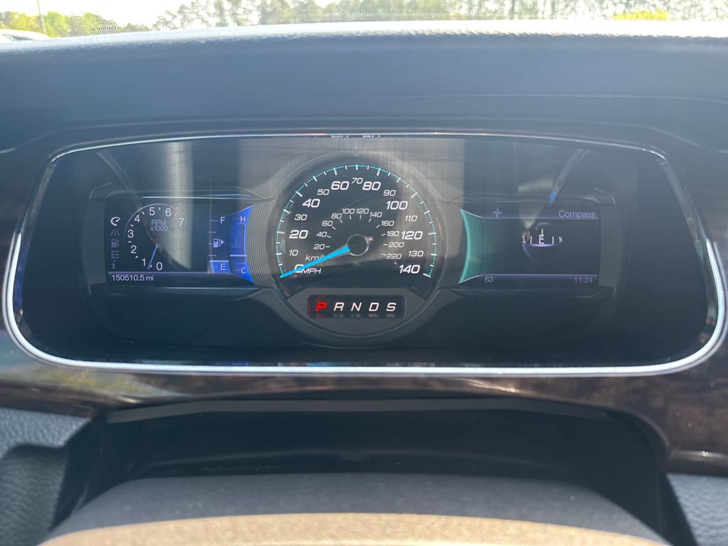 Used 2013 Ford Taurus Limited image 2