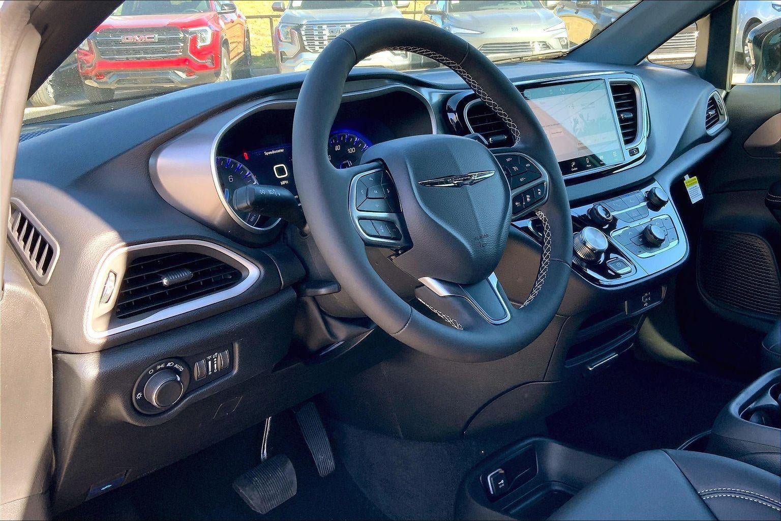 New 2026 Chrysler Voyager LX FWD image 7