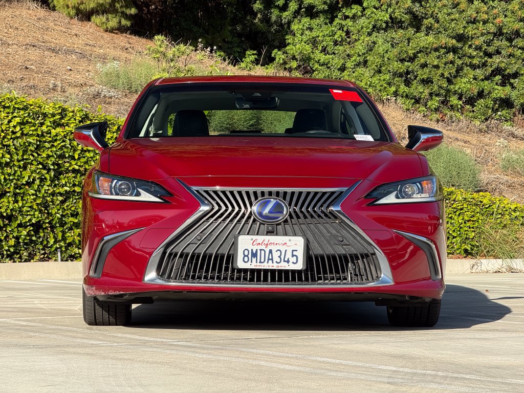 Used 2019 Lexus ES 300h w/ Accessory Package 2 FWD image 4