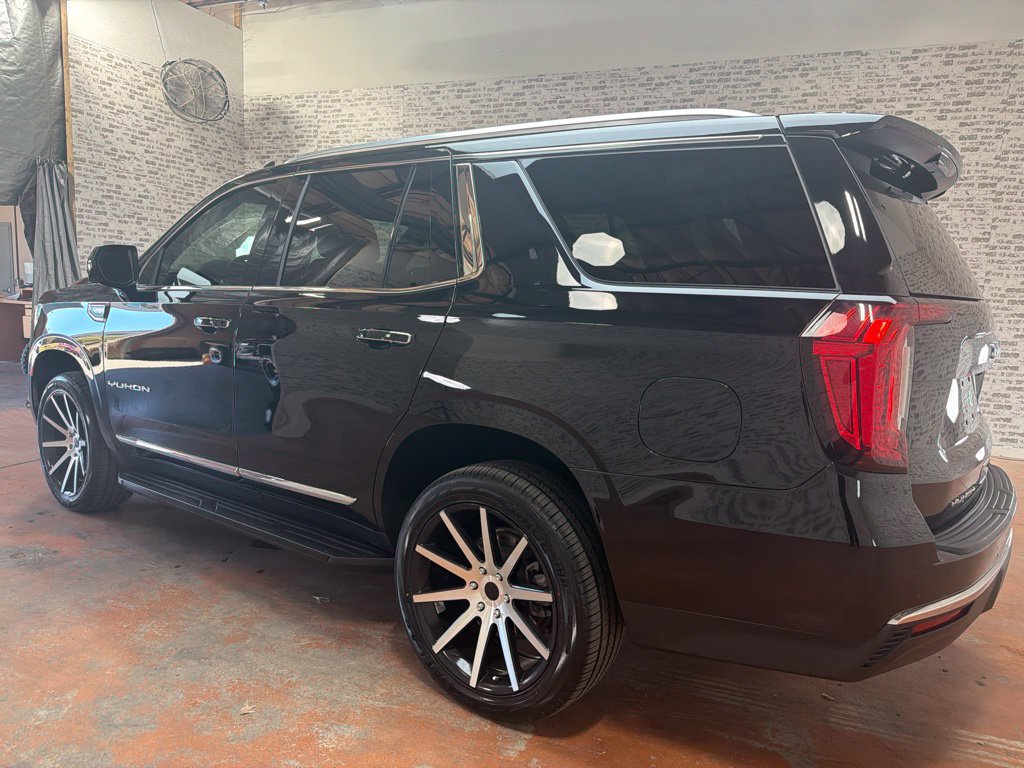 Used 2022 GMC Yukon SLT w/ SLT Luxury Package AWD/4WD image 5