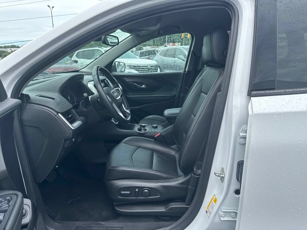Used 2024 GMC Terrain SLT AWD/4WD image 11