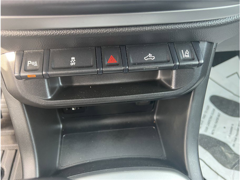 Used 2021 Chevrolet Colorado LT w/ Fleet Safety Package image 16