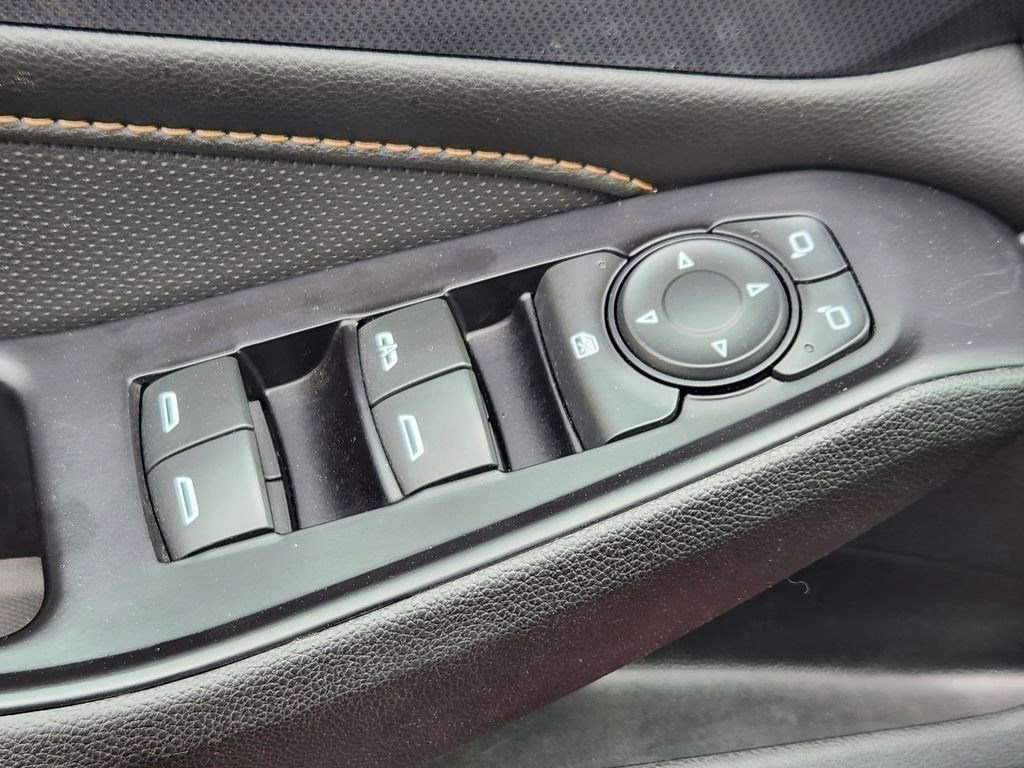 Used 2020 Chevrolet Traverse Premier w/ LPO, Black Accent Package image 4