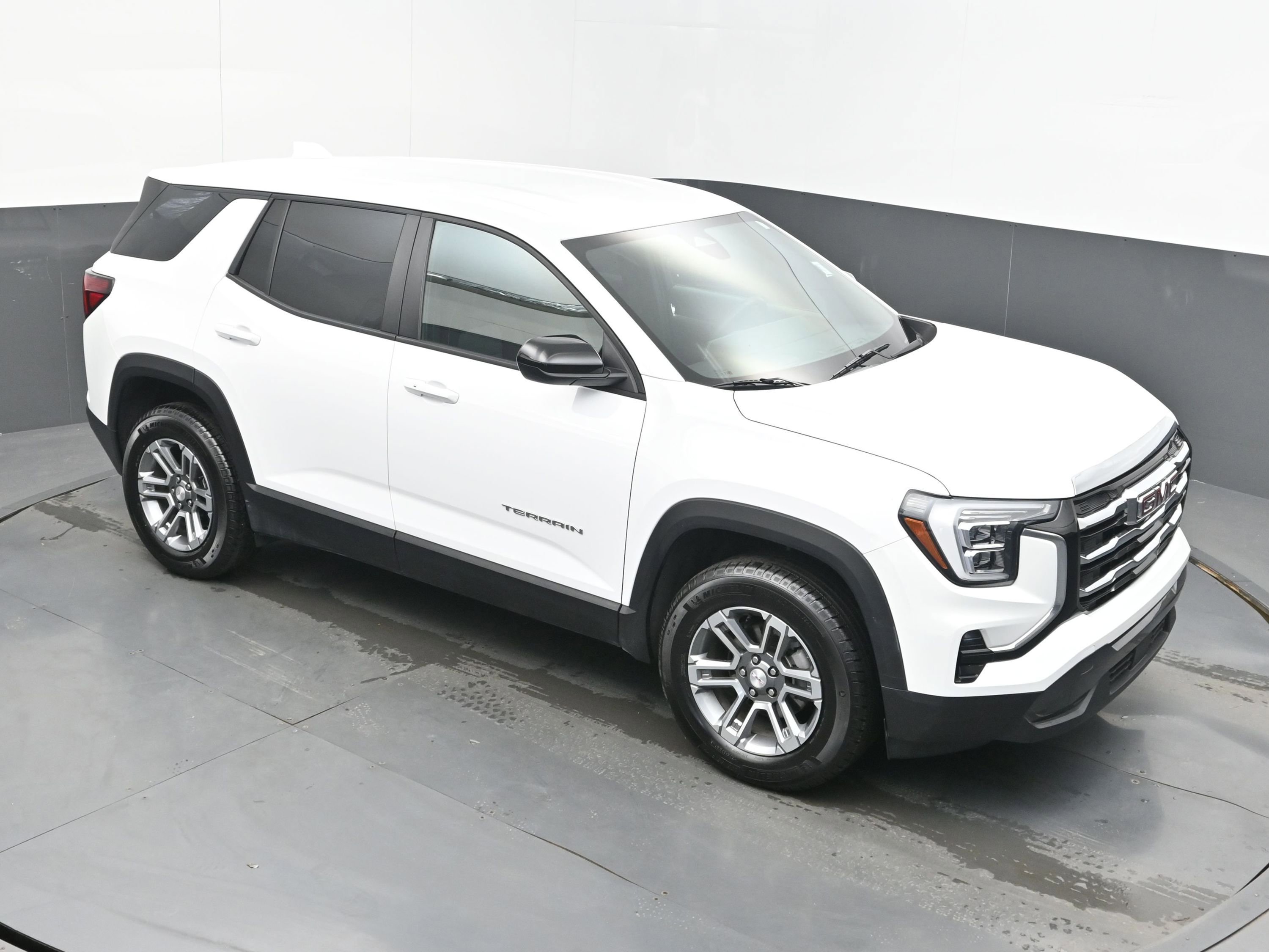 Used 2025 GMC Terrain Elevation image 19