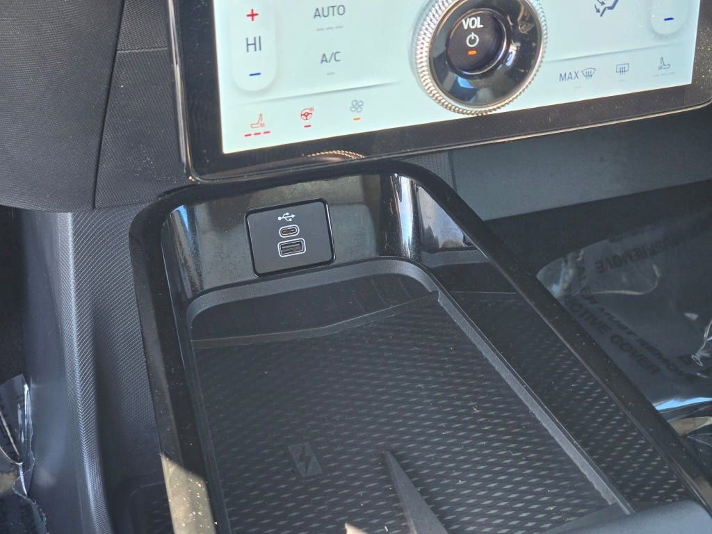 Certified 2025 Ford Mustang Mach-E Premium image 28